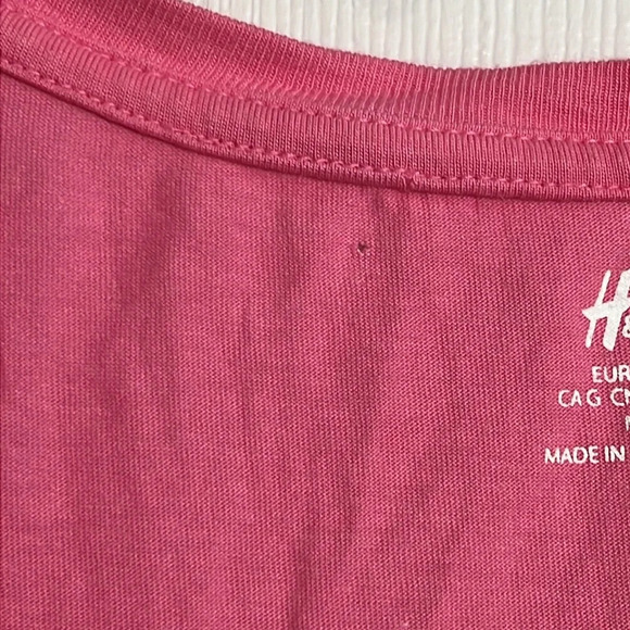 H&M women’s pink tee - size large - Picture 4 of 7